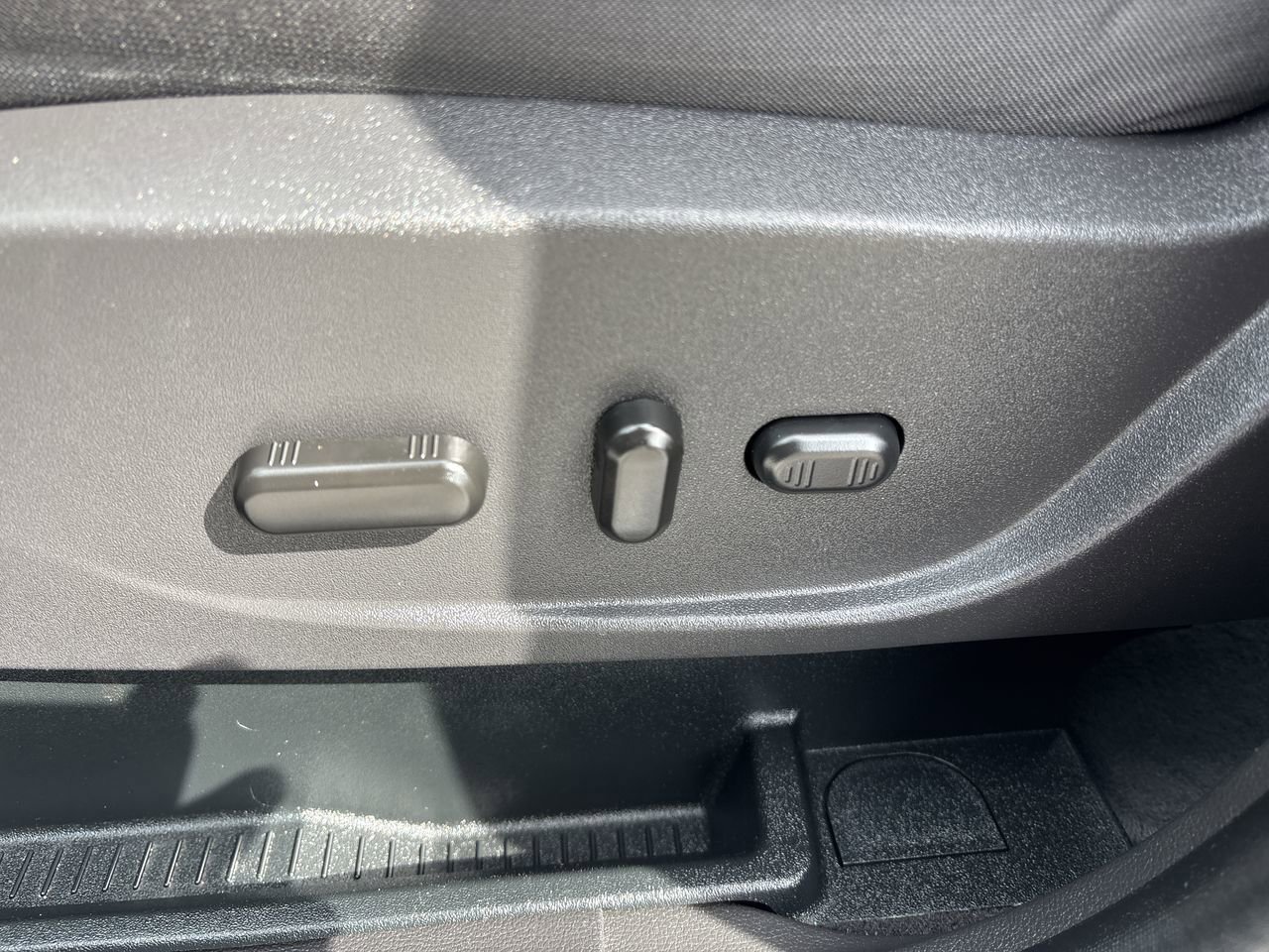 2017 Ford C-Max Hybrid SE photo 18