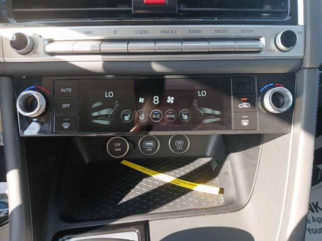 2025 Genesis G70 2.5T photo 19