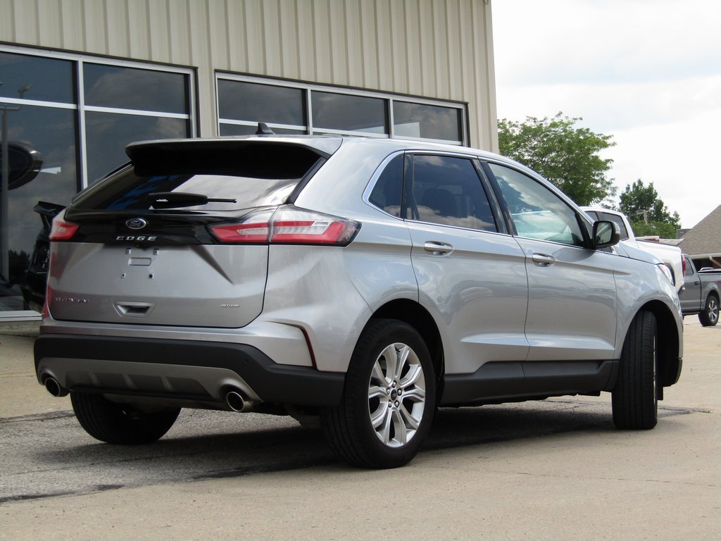 2024 Ford Edge Titanium photo 3