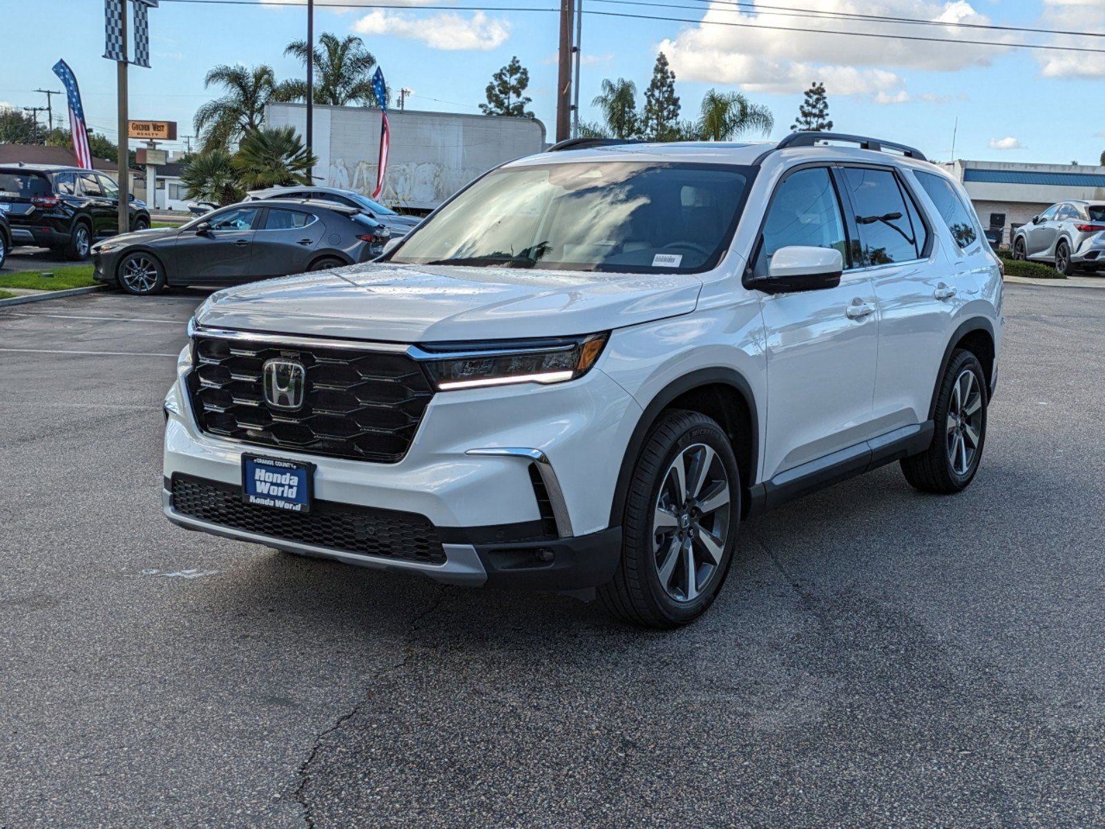 2025 Honda Pilot Touring photo 2