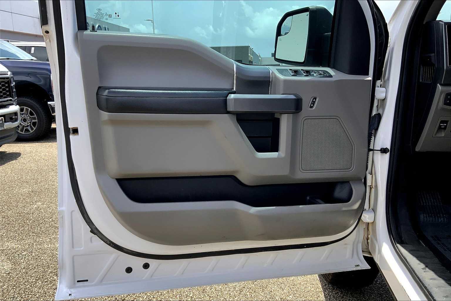 2020 Ford F-150 XLT photo 39