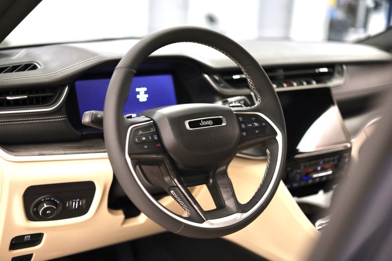 2024 Jeep Grand Cherokee Limited photo 12
