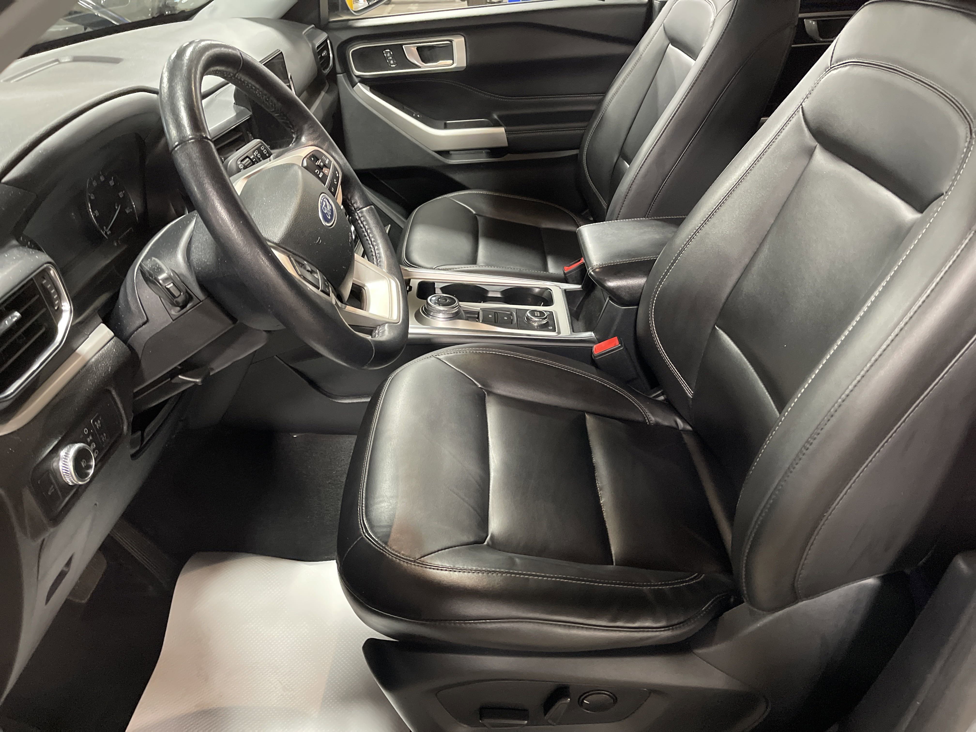 2022 Ford Explorer XLT photo 4