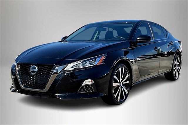 2021 Nissan Altima 2.5 SR photo 2