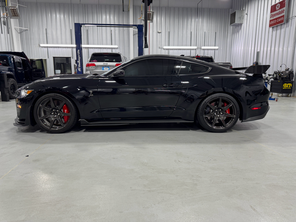 2021 Ford Mustang Shelby GT500 photo 2