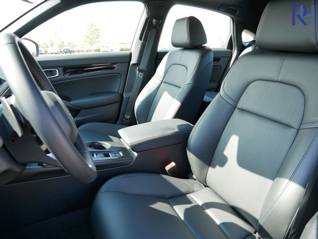 2025 Honda Civic Hatchback Hybrid Sport Touring photo 2