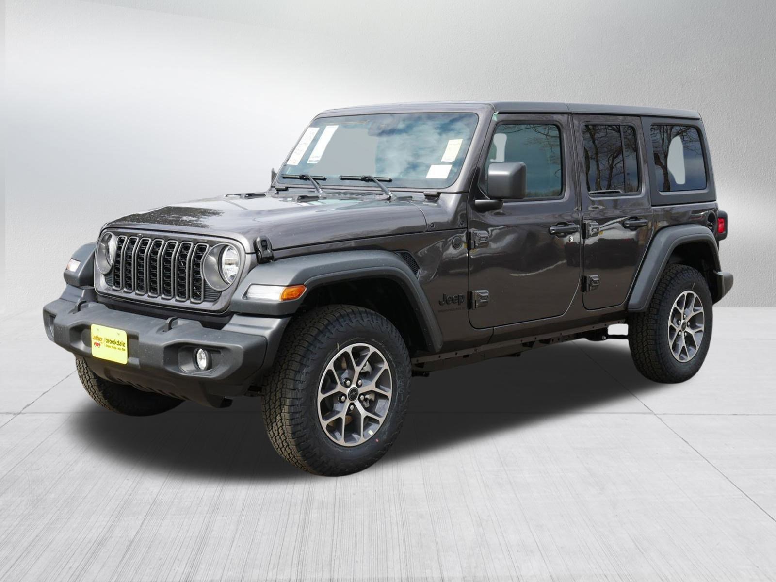 2025 Jeep Wrangler Sport S photo 3