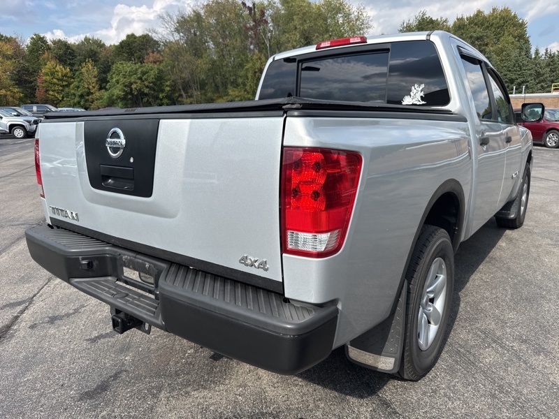 2011 Nissan Titan S Crew Cab photo 3