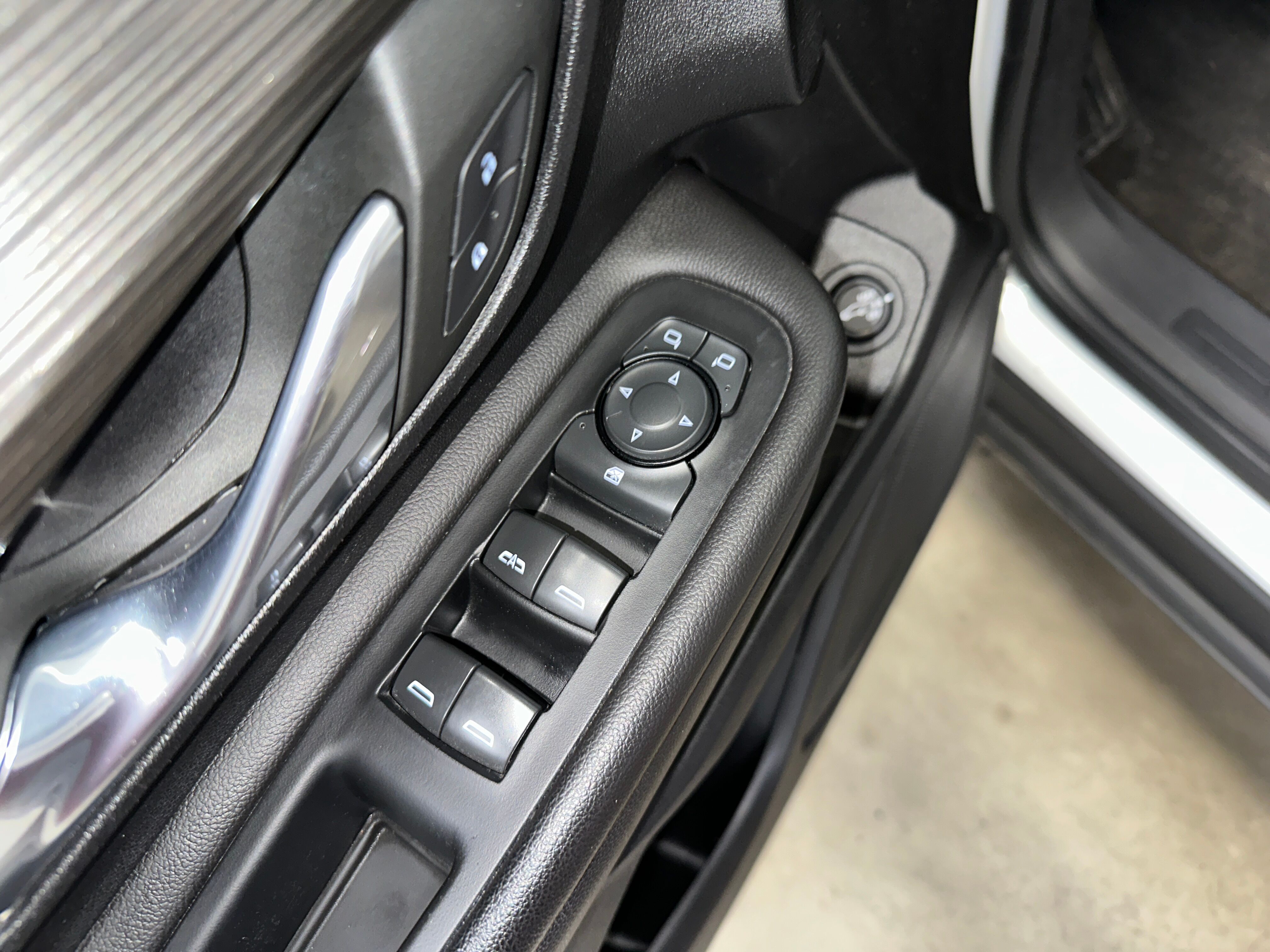 2023 Gmc Terrain SLE photo 2