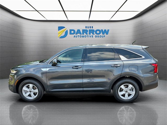 2023 Kia Sorento LX photo 2