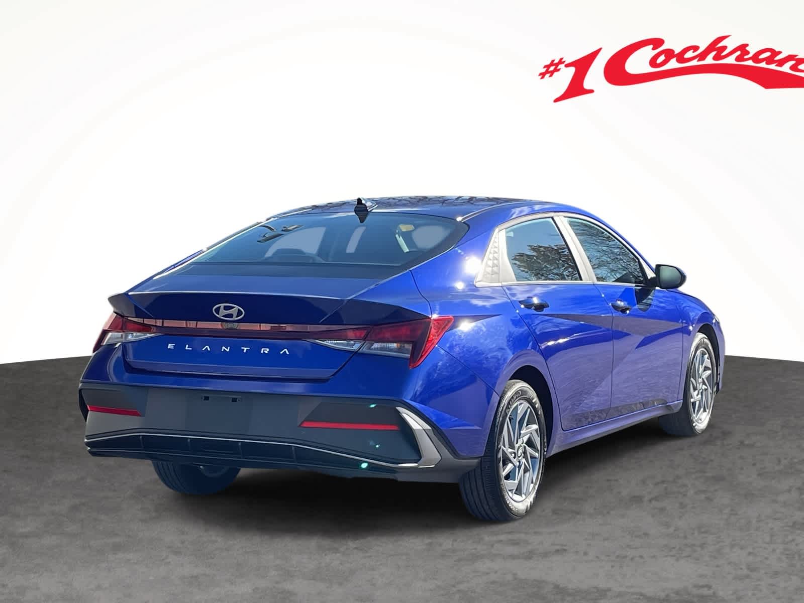 2024 Hyundai Elantra SEL photo 3