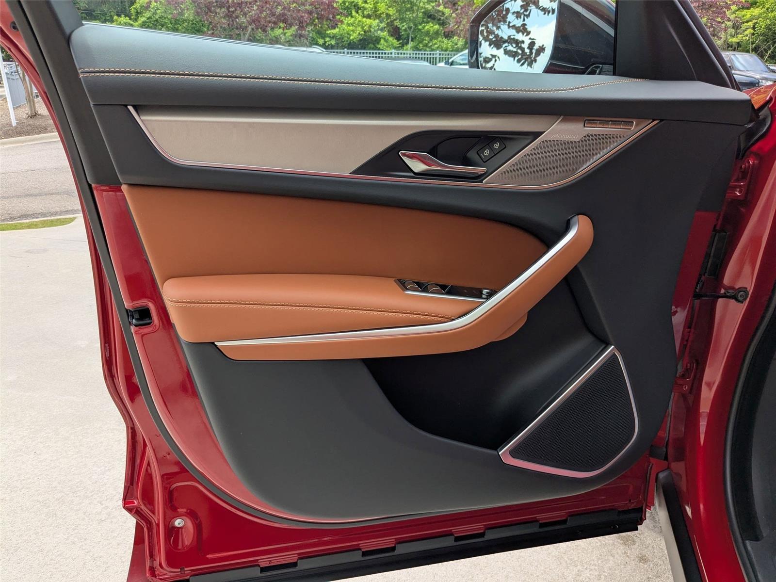 2026 Jaguar F-PACE P250 R-Dynamic S photo 11