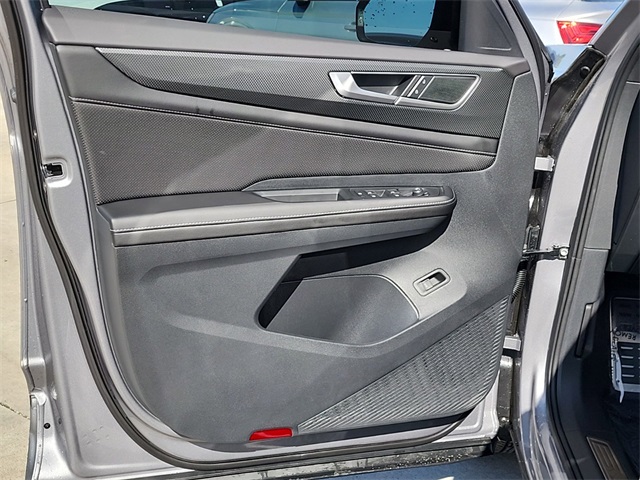 2025 Volkswagen Atlas Cross Sport SEL R-Line photo 10