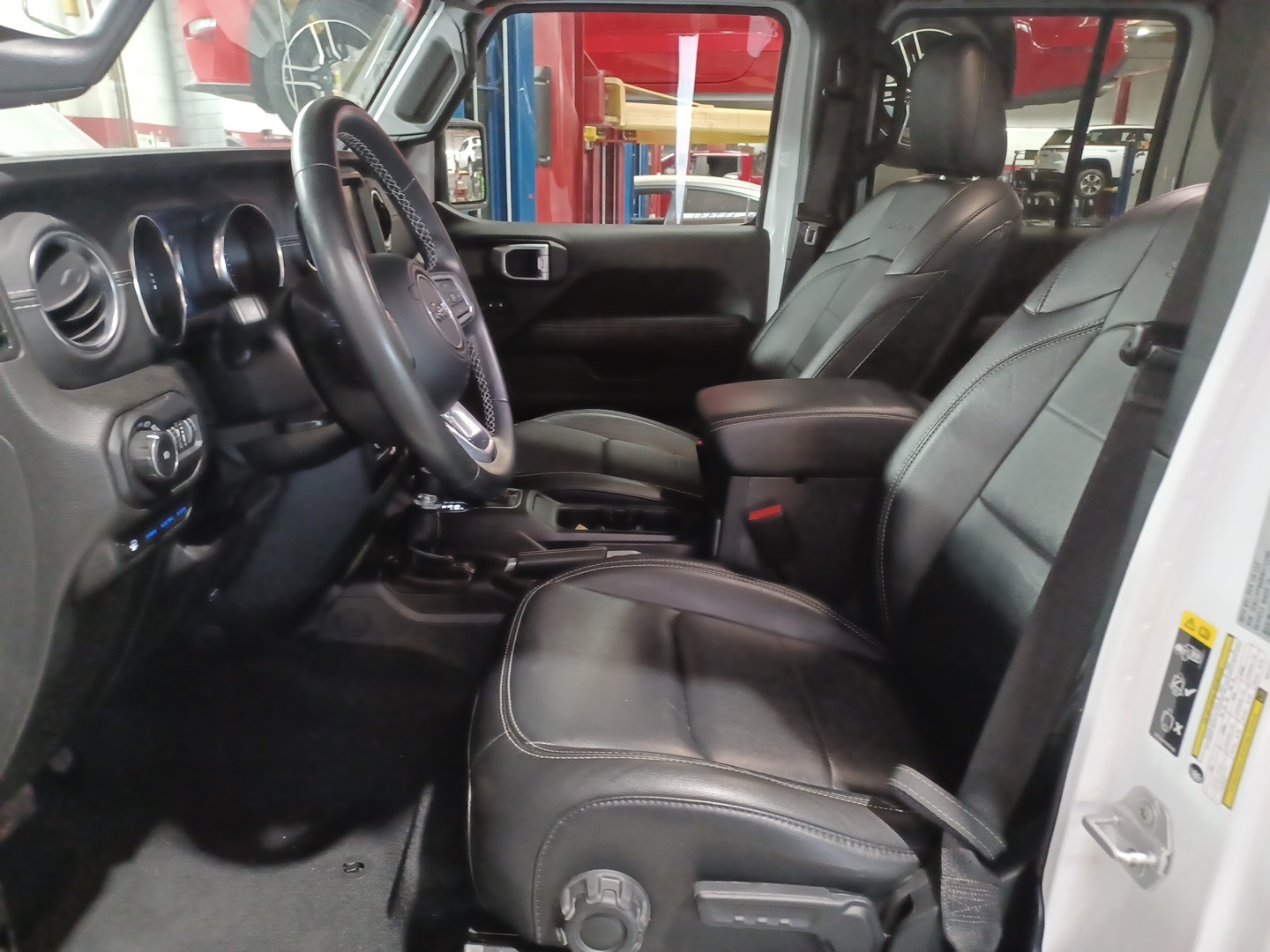 2022 Jeep Wrangler Unlimited Sahara 4xe photo 6