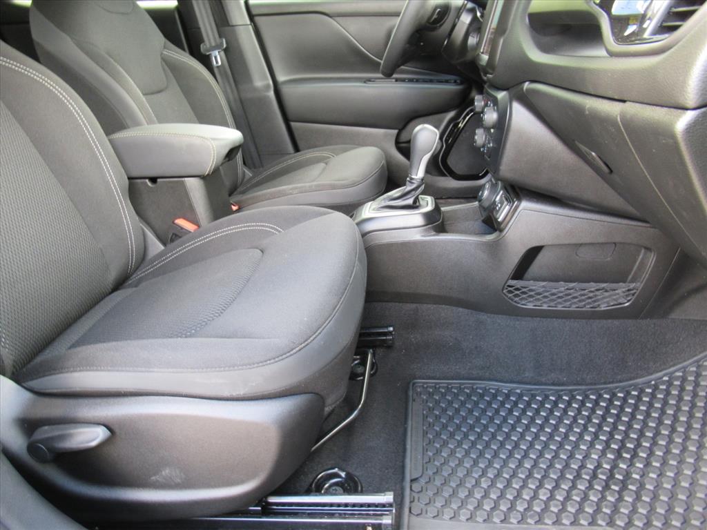 2023 Jeep Renegade Altitude photo 9