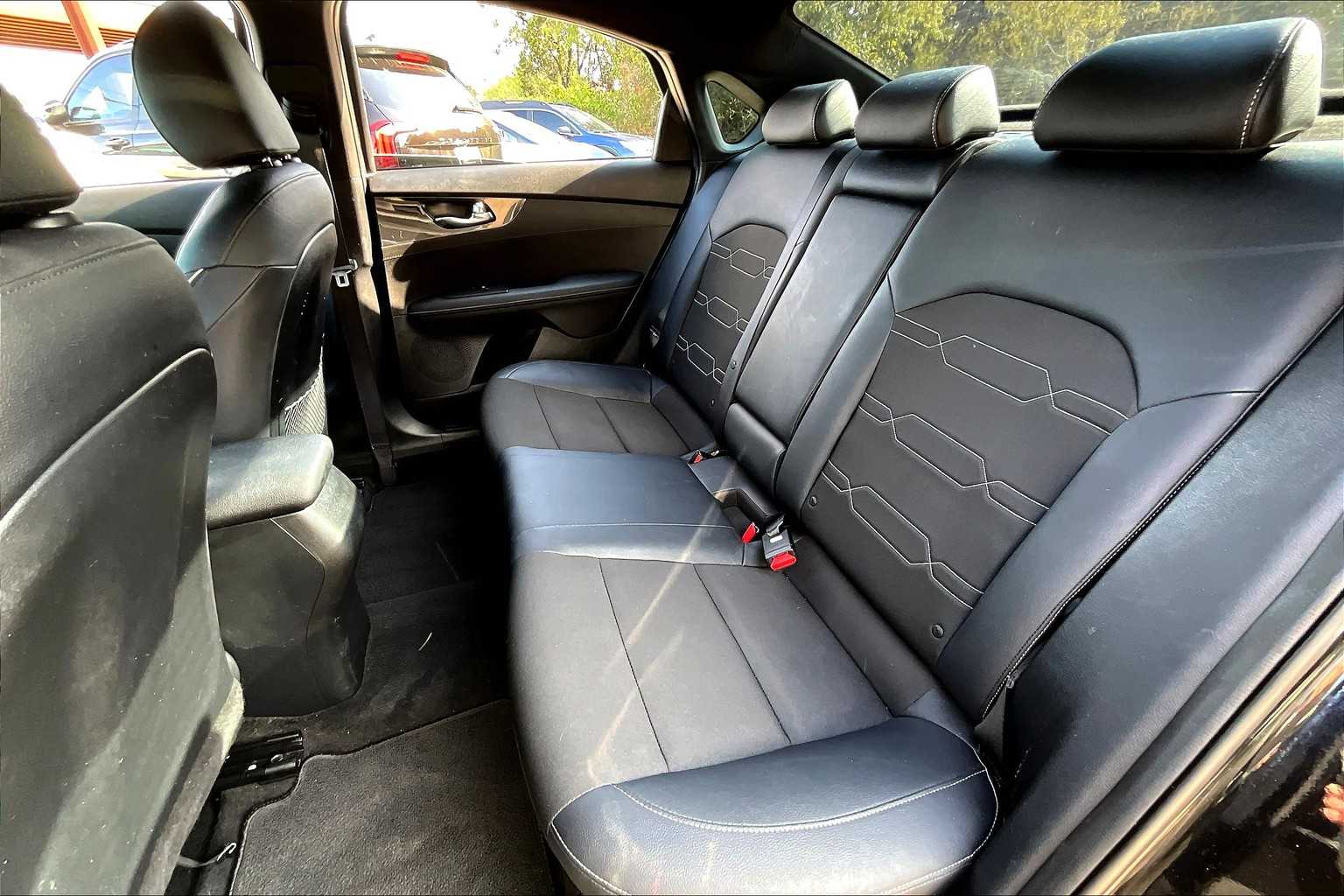 2024 Kia Forte GT-Line photo 19