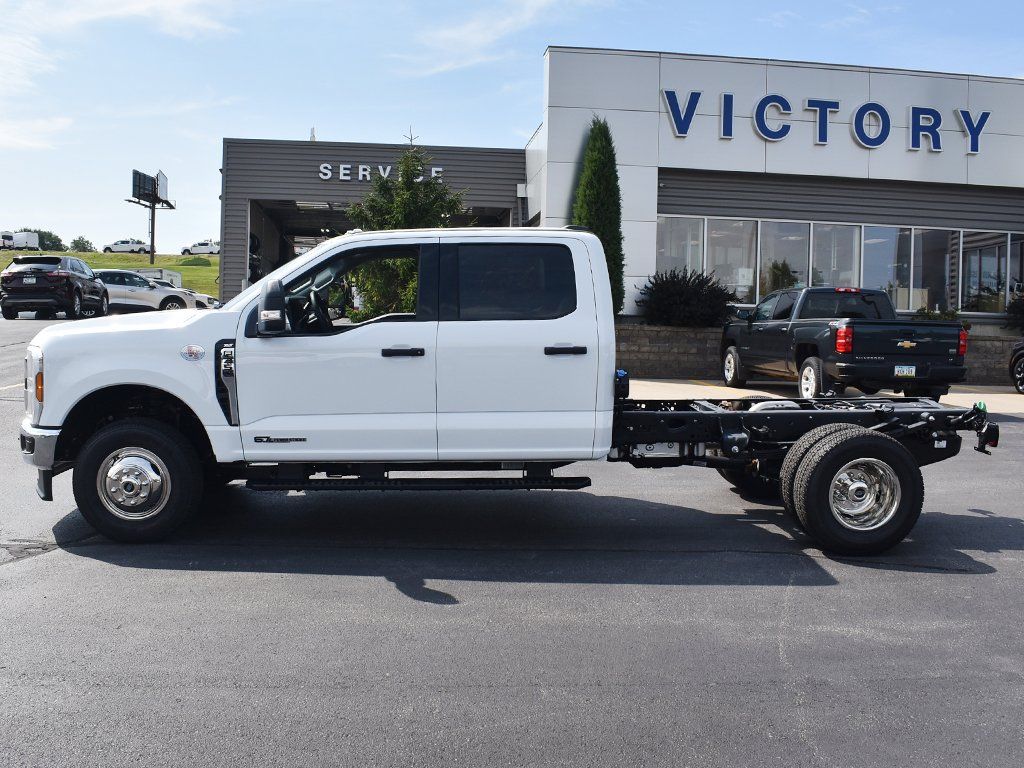 2026 Ford F-350 XLT photo 2