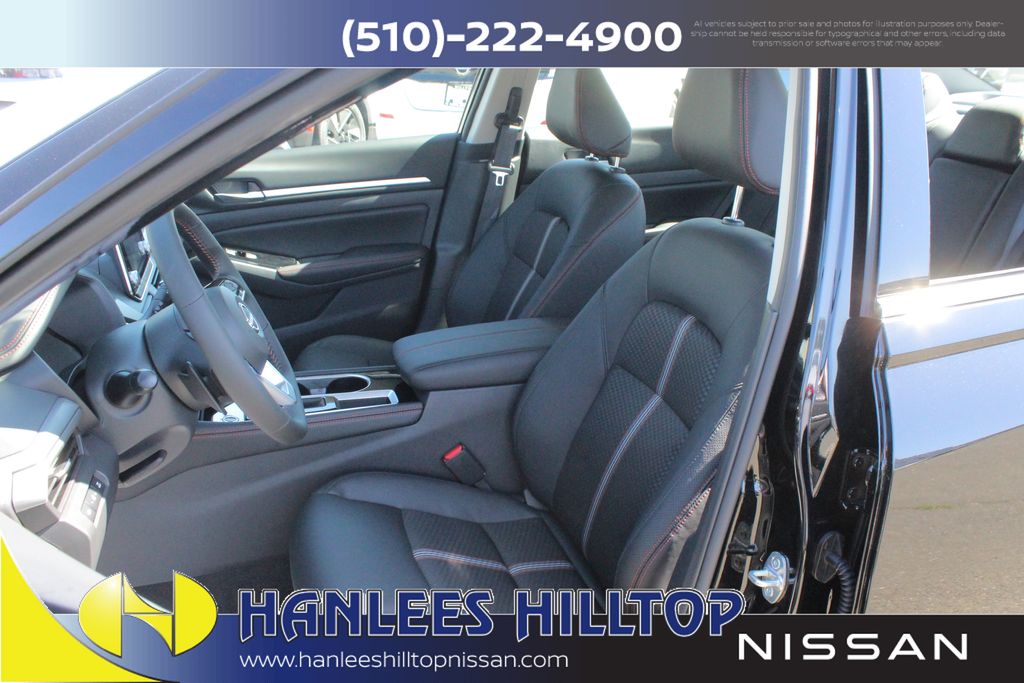 2025 Nissan Altima 2.5 SR photo 9