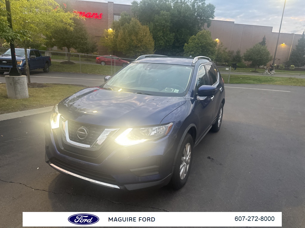 2019 Nissan Rogue SV photo 9