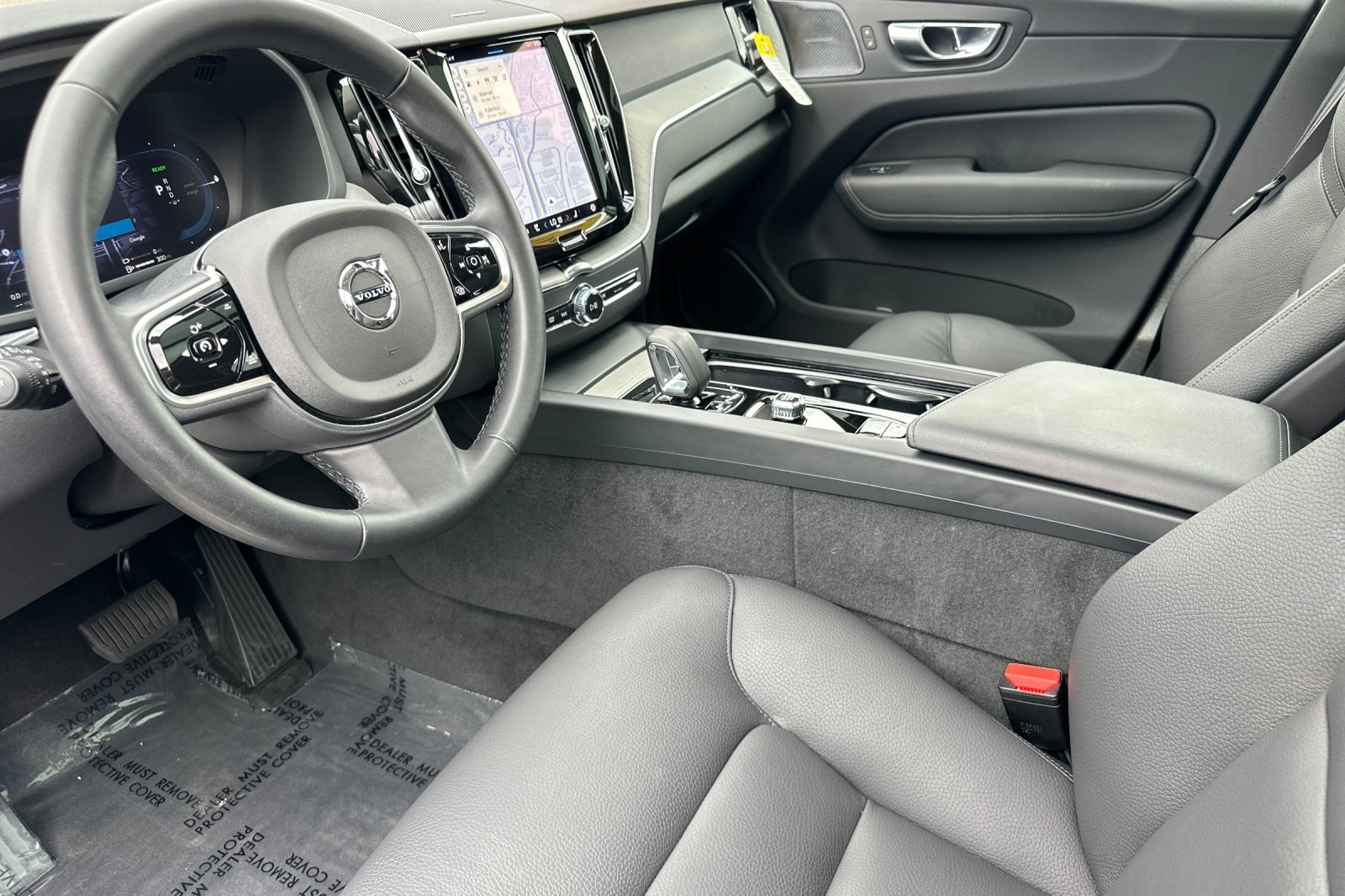 2025 Volvo XC60 Hybrid T8 Plus photo 7