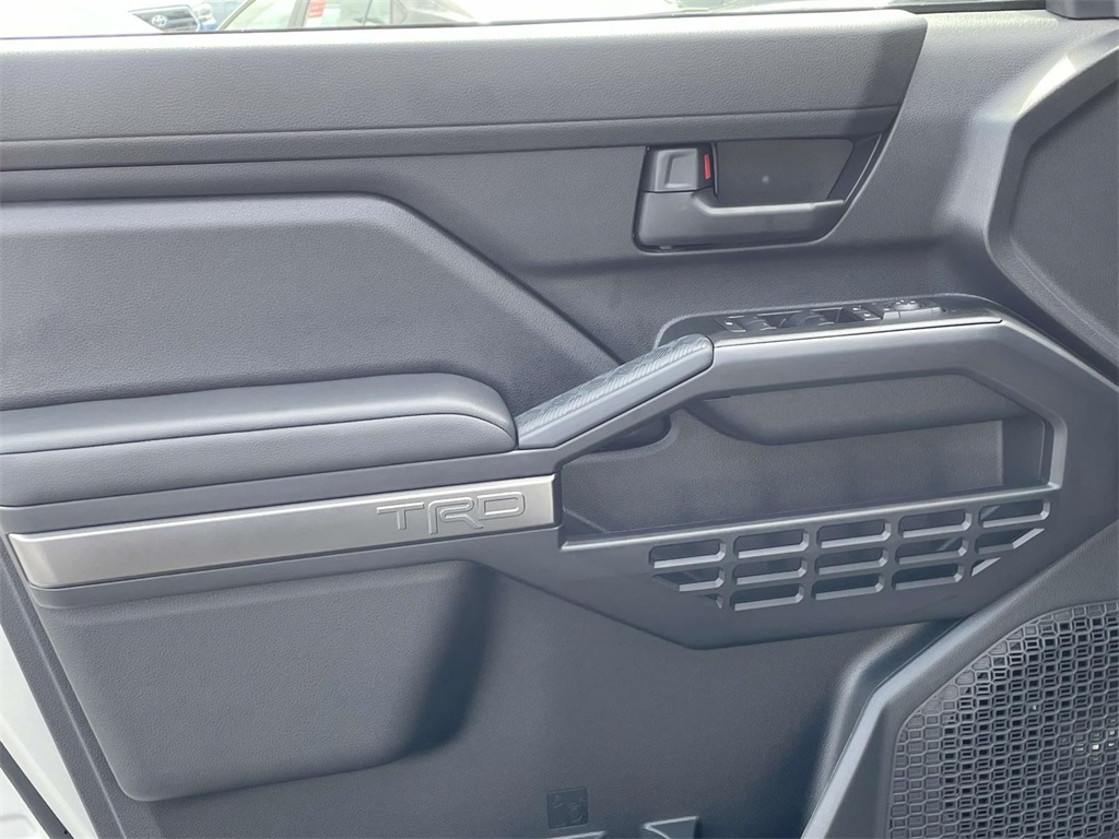 2025 Toyota 4Runner TRD Off-Road photo 14