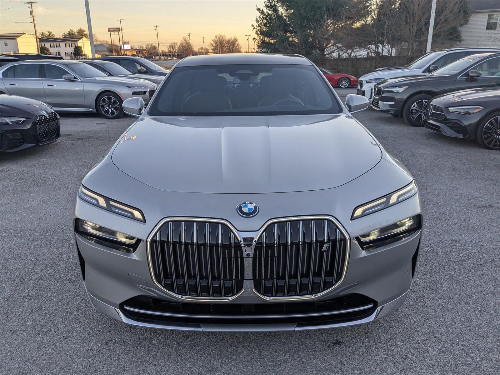 Used 2025 BMW i7 50 with VIN WBY43EJ08SCU98887 for sale in Bowling Green, KY