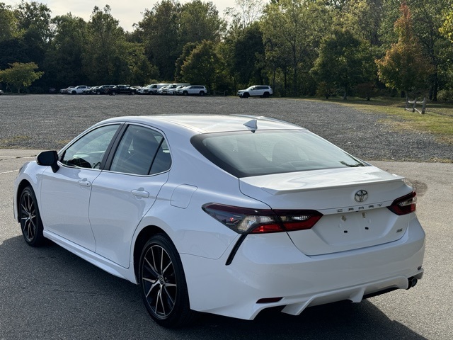 2024 Toyota Camry SE photo 7