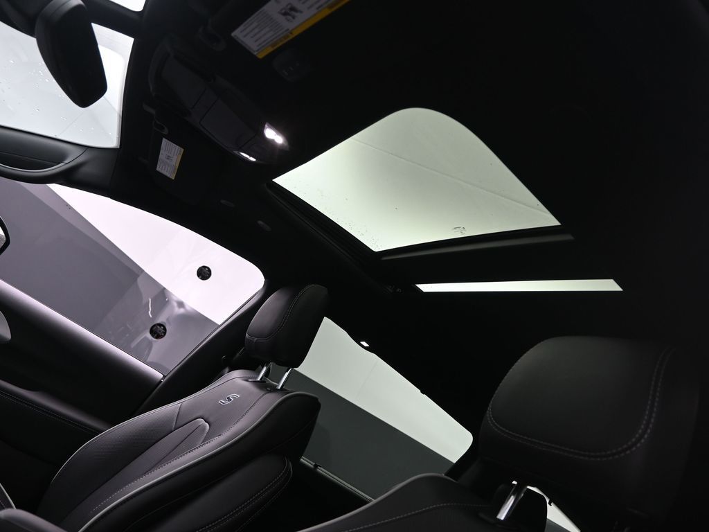 2025 Chrysler Pacifica Limited photo 16