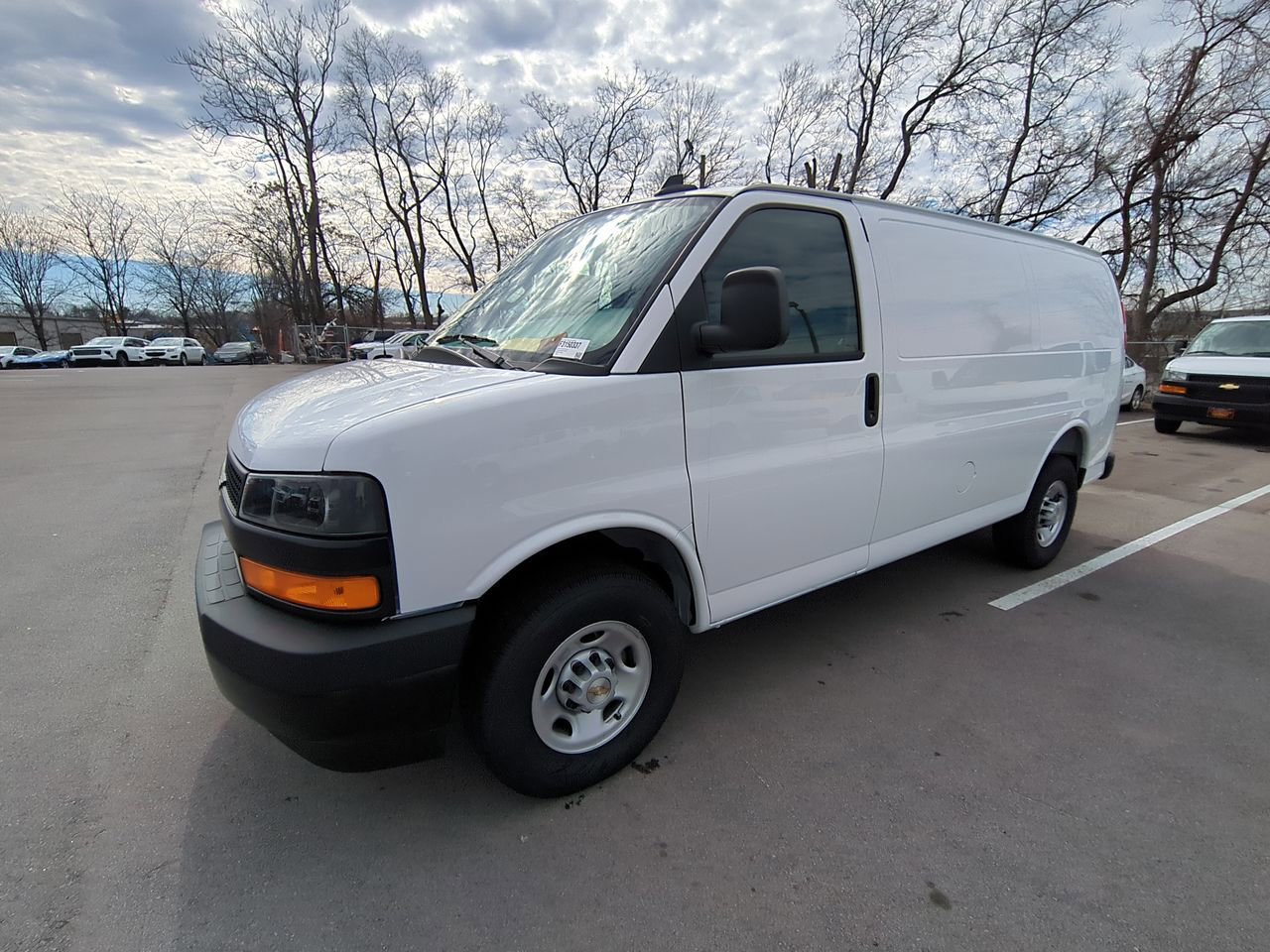 2025 Chevrolet Express Cargo 2500 photo 4