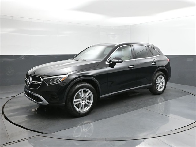 2025 Mercedes-Benz GLC Base's photo