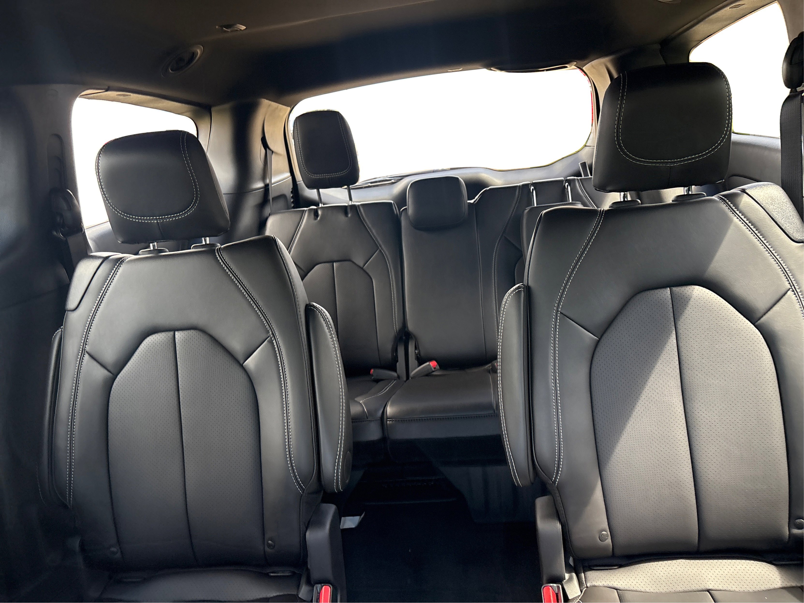 2026 Chrysler Pacifica photo 15