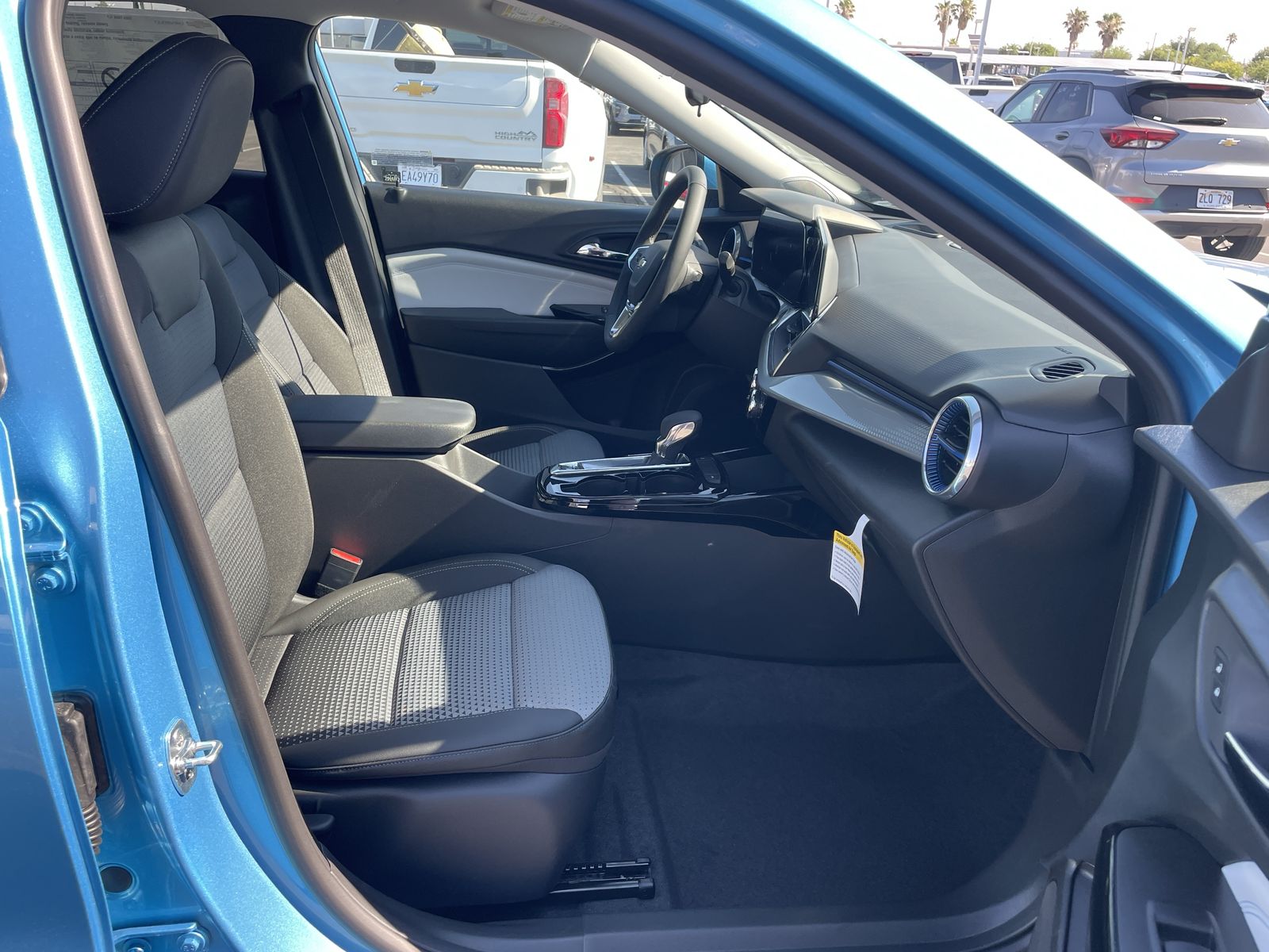 2025 Chevrolet Trax LT photo 26