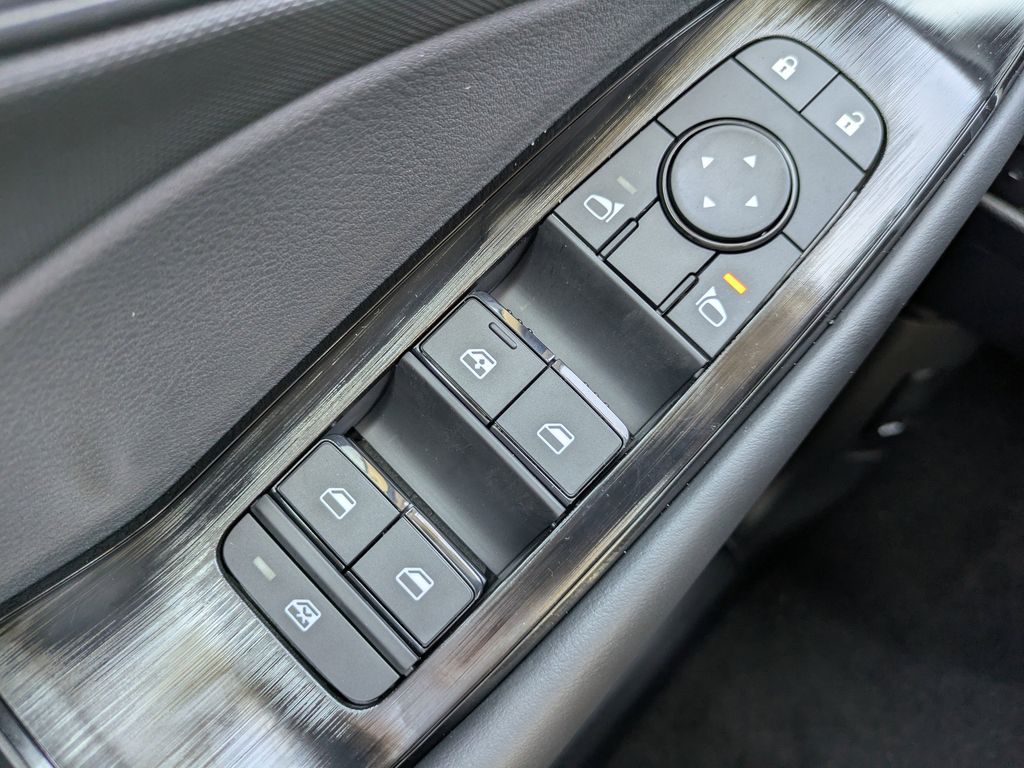 2026 Nissan Rogue S photo 18