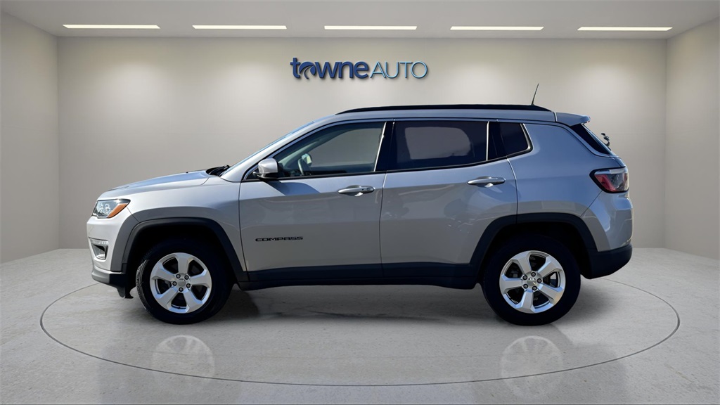 2019 Jeep Compass Latitude photo 2