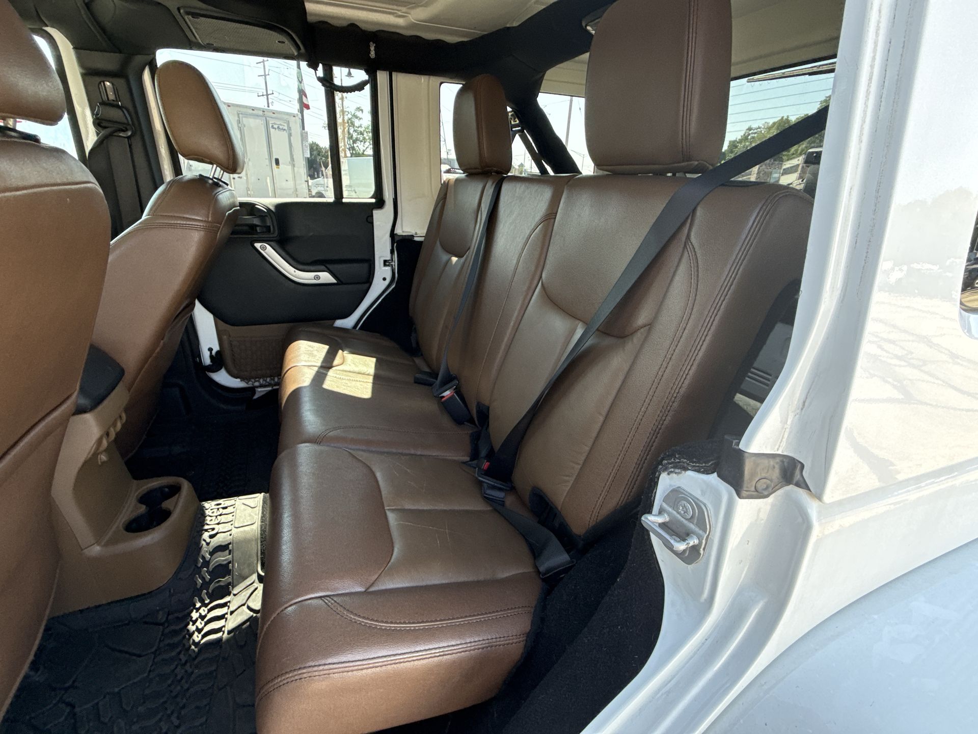 2017 Jeep Wrangler Unlimited Sahara photo 11
