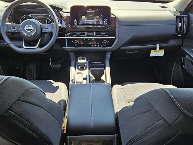 2025 Nissan Pathfinder SV photo 7