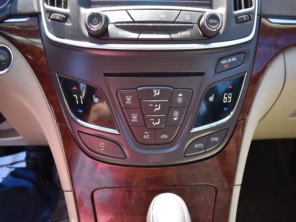 2016 Buick Regal Premium II photo 10