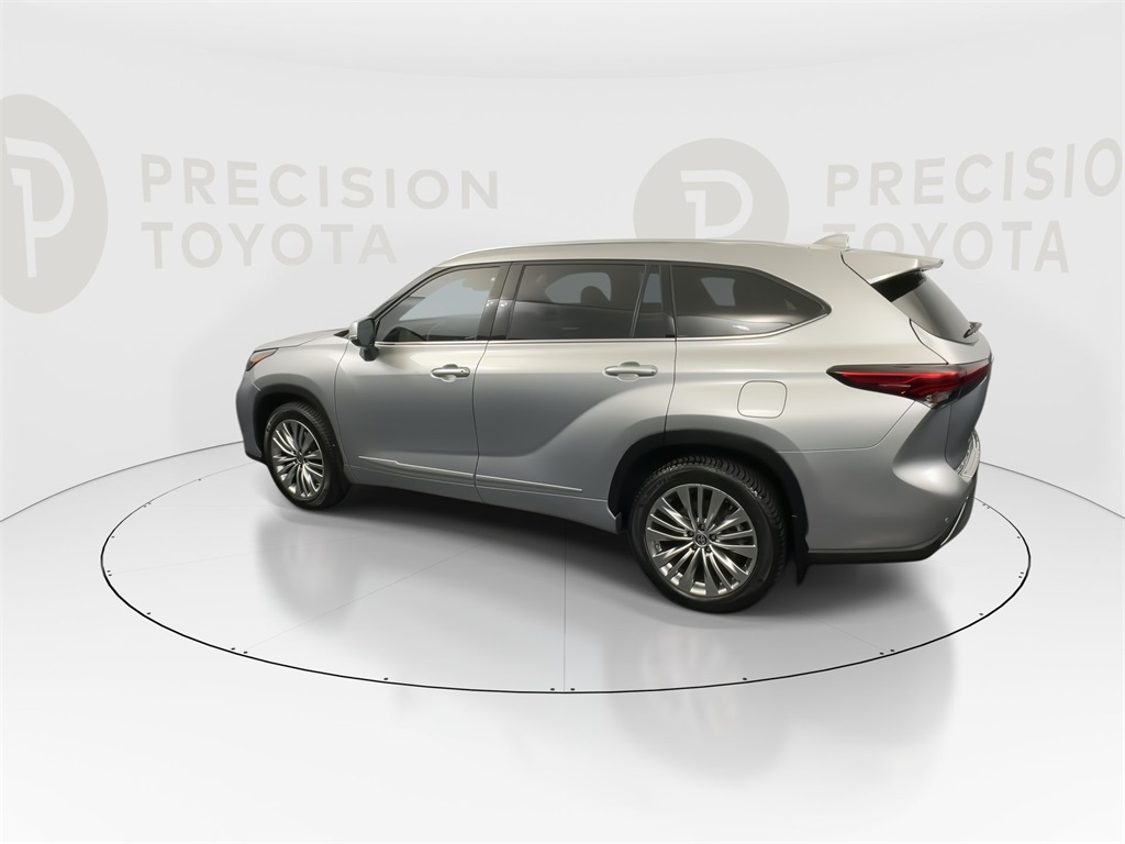 2022 Toyota Highlander Hybrid Platinum photo 12