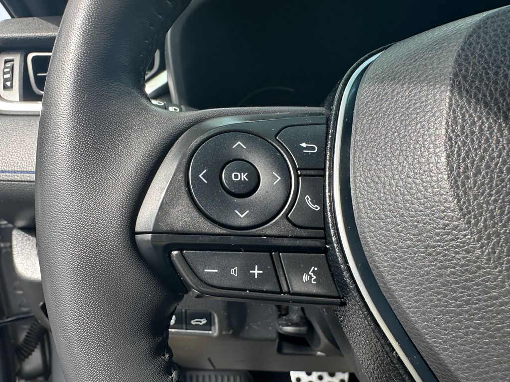 2020 Toyota RAV4 Hybrid XSE photo 19