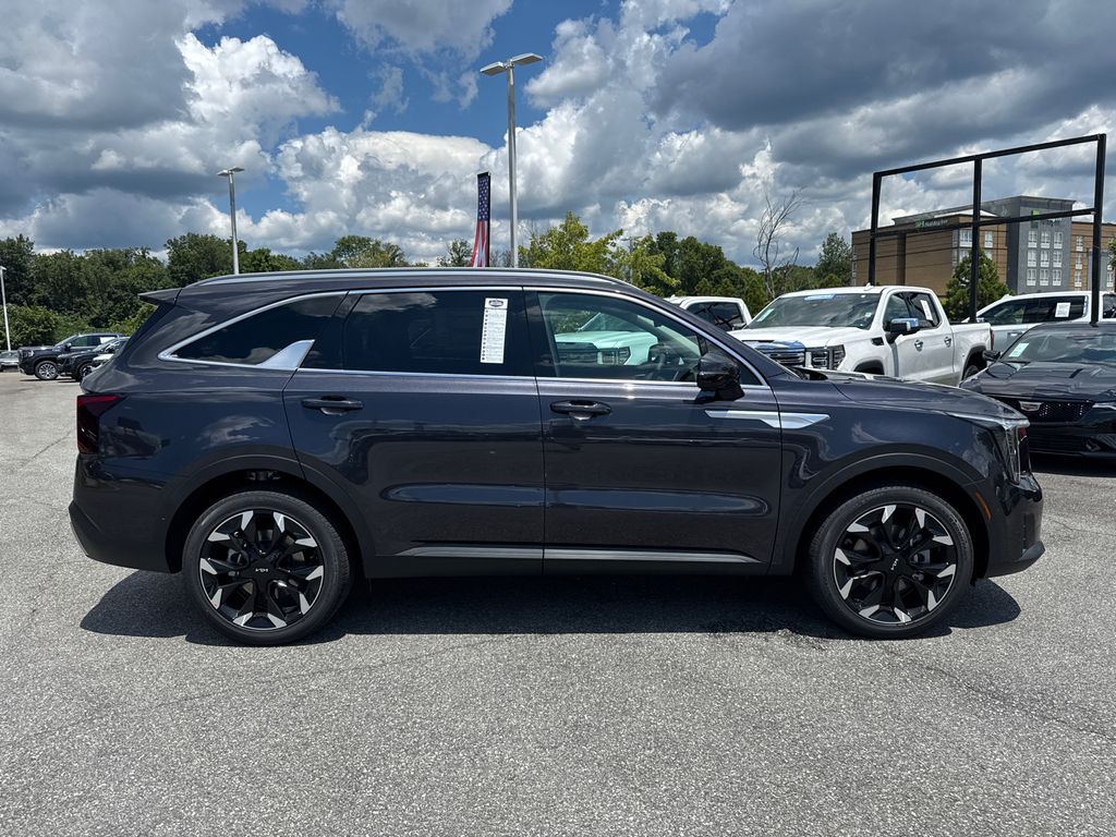2025 Kia Sorento SX photo 2