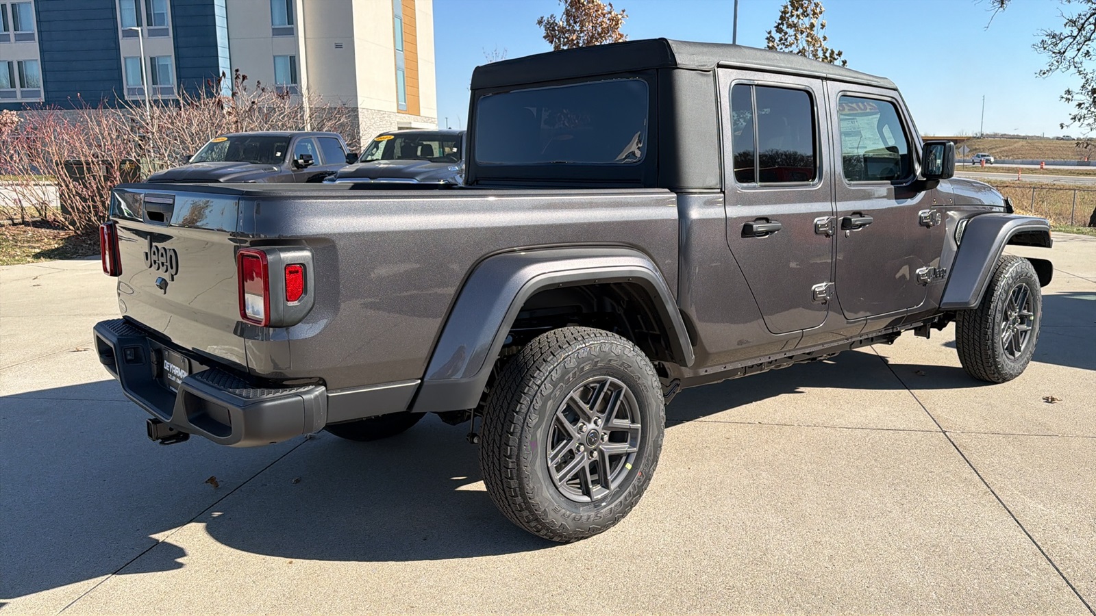 2026 Jeep Gladiator Sport S photo 3