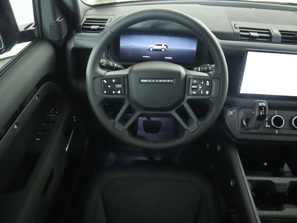 2025 Land Rover Defender 110 S photo 11
