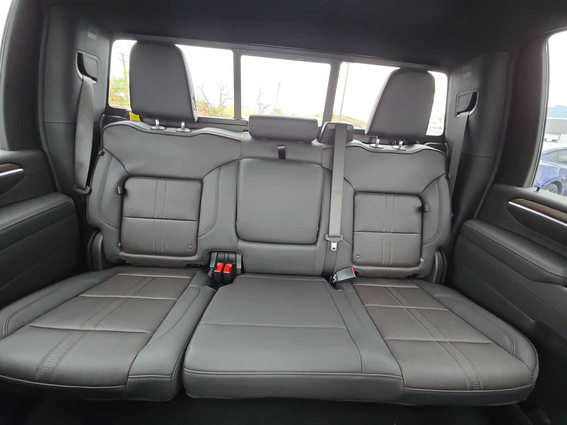 2025 Chevrolet Silverado 2500HD High Country photo 13