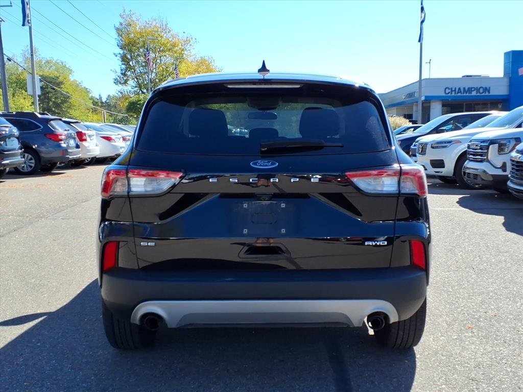 2022 Ford Escape SE photo 3