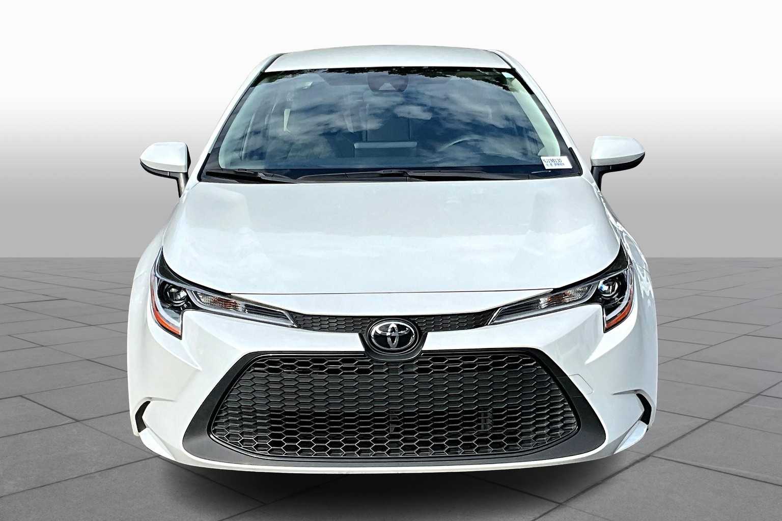 2022 Toyota Corolla LE photo 3