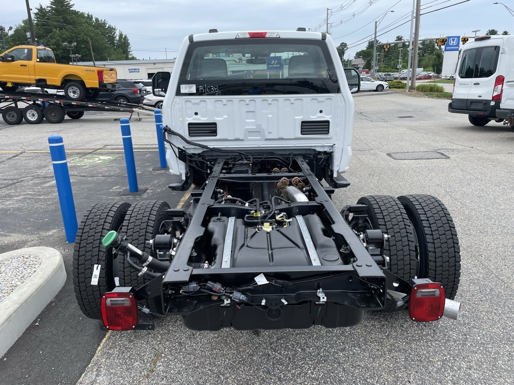 2025 Ford F-550 XL photo 3