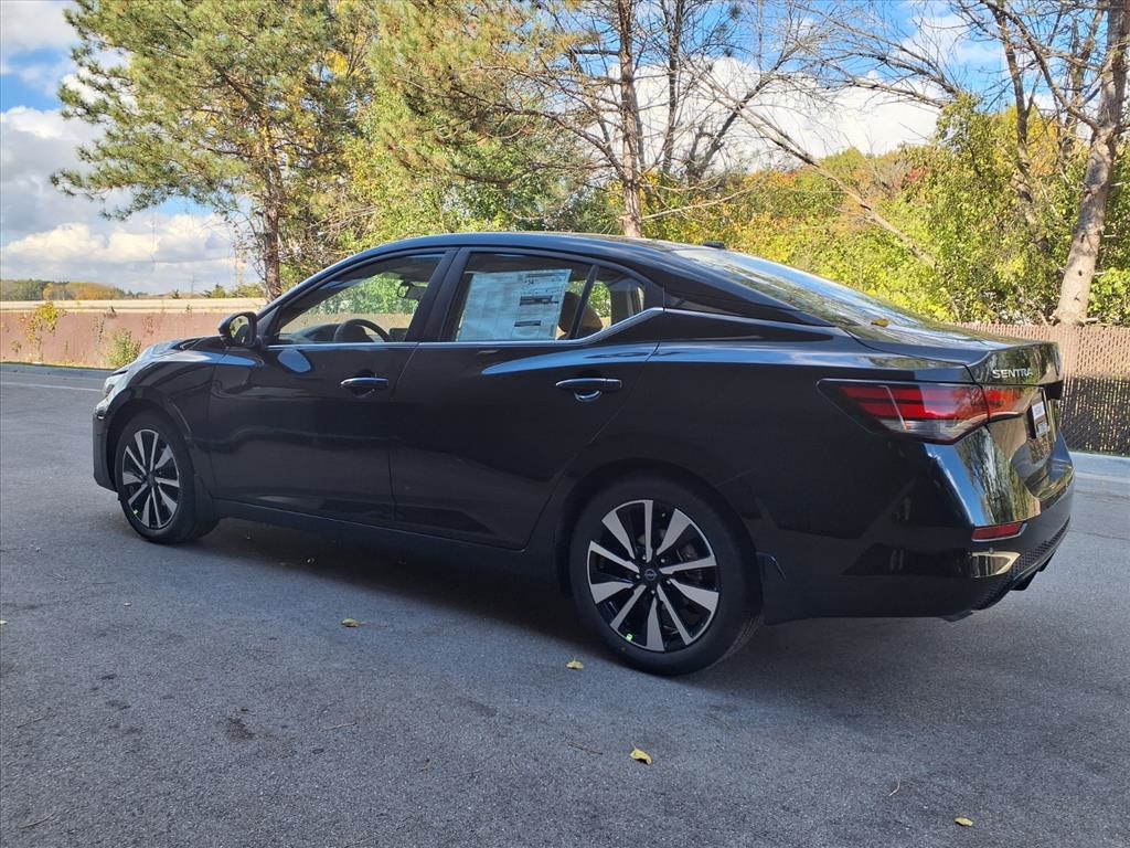 2025 Nissan Sentra SV photo 3
