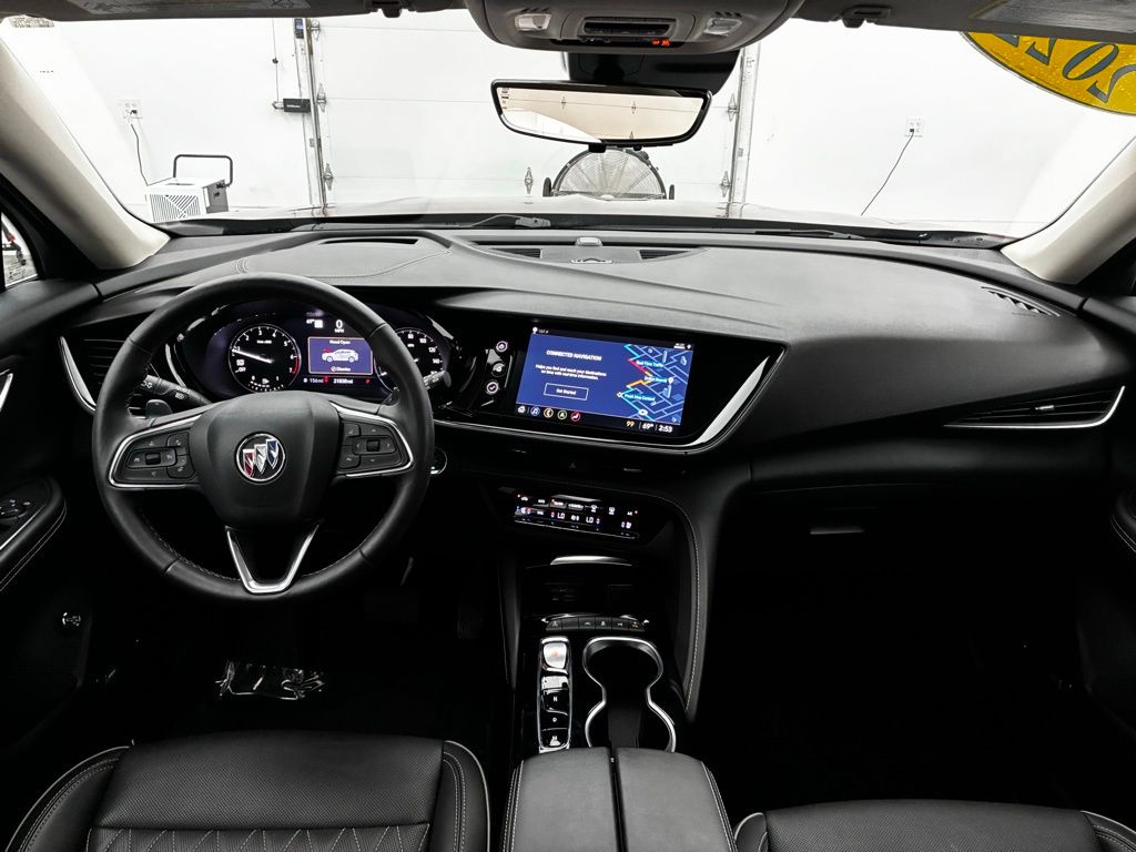 2022 Buick Envision Avenir photo 2