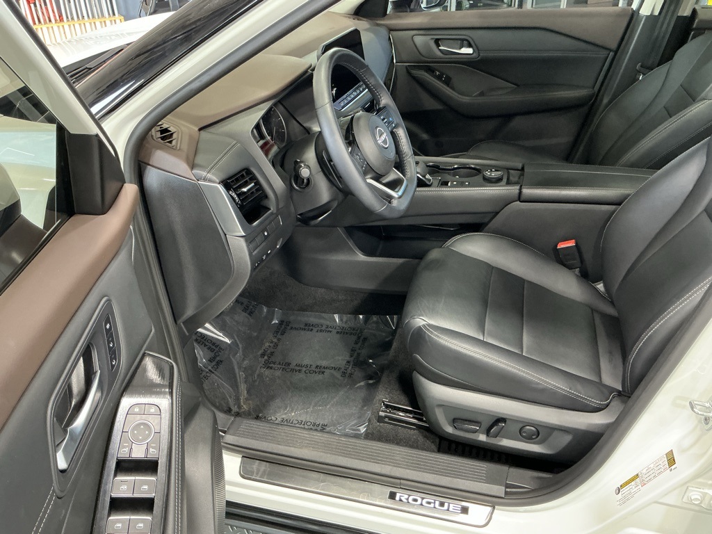 2023 Nissan Rogue SL photo 3