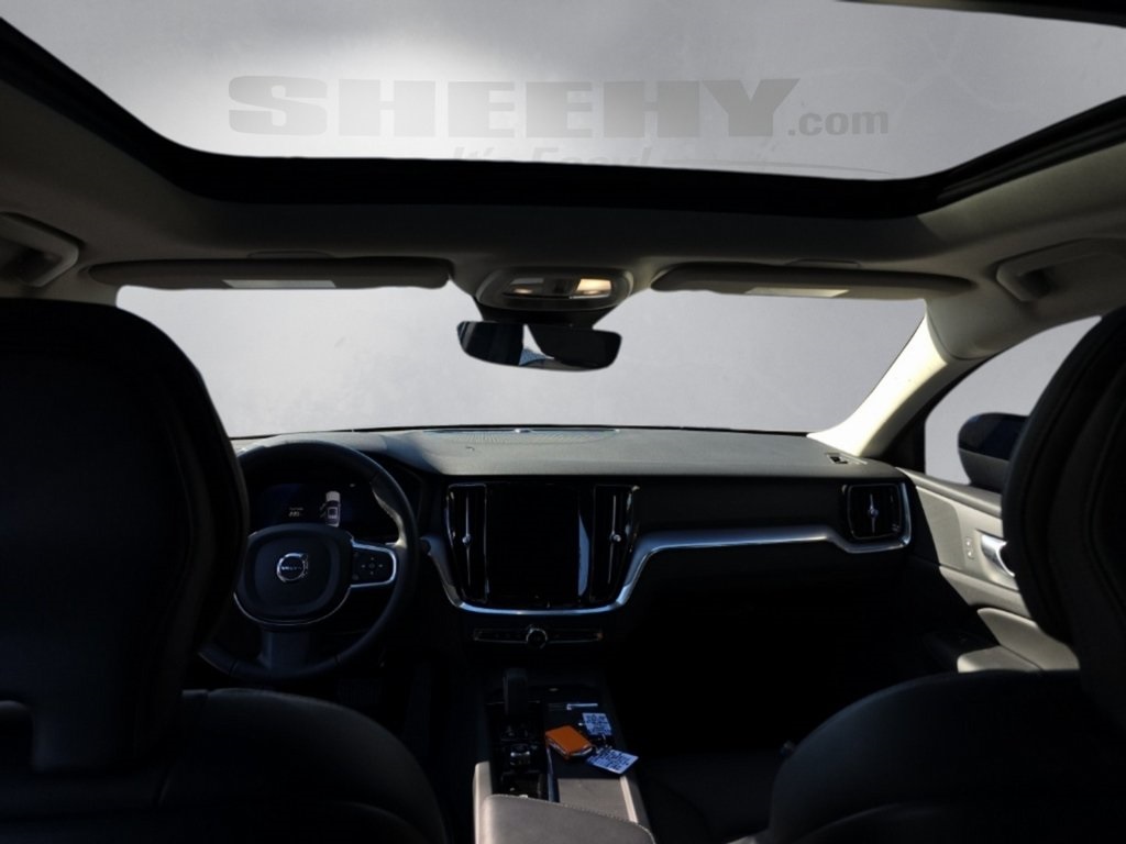 2025 Volvo S60 B5 Core photo 3